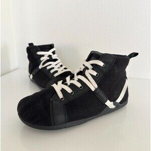 Xero Minimalist Black Sneakers for Women
